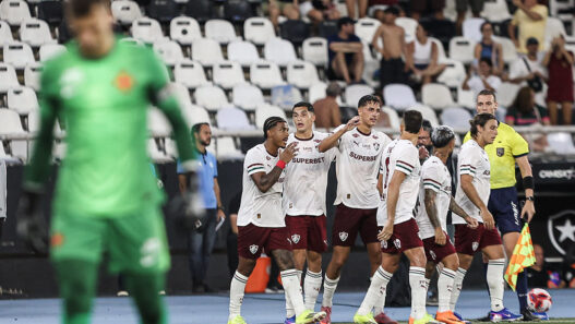 Flamengo e Fluminense abrem vantagem nas semifinais do Cariocão