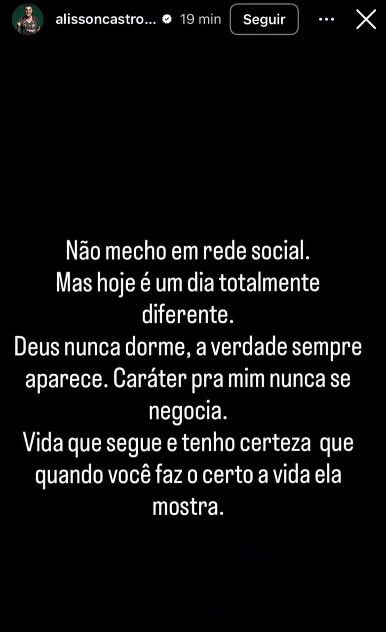 Alisson posta indireta para Crespo após demissão no São Paulo