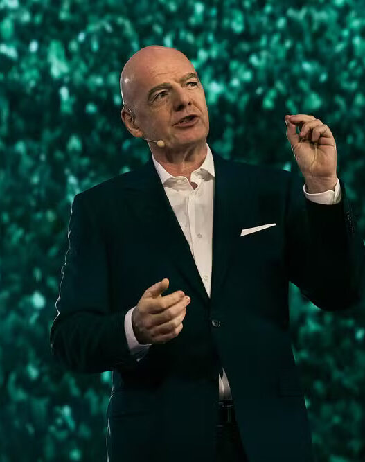 Presidente da FIFA minimiza situação do Irã em meio aos conflitos com EUA