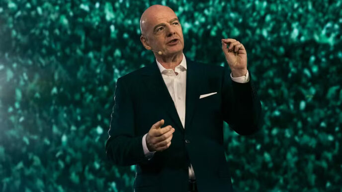 Presidente da FIFA minimiza situação do Irã em meio aos conflitos com EUA