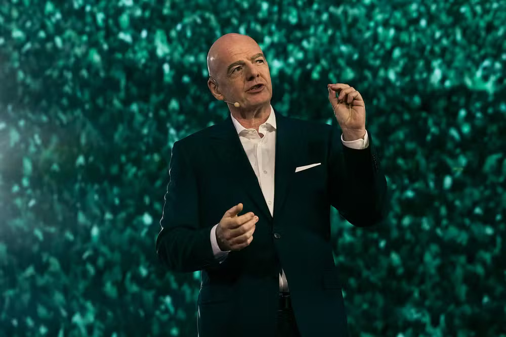 Presidente da FIFA minimiza situação do Irã em meio aos conflitos com EUA