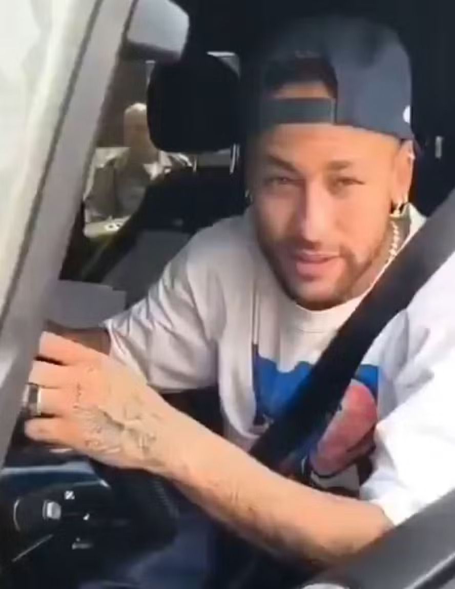 Neymar sonha com a Copa e agradece pedidos nos EUA