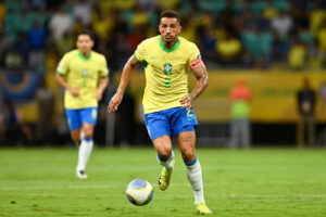 Ancelotti confirma Danilo, do Flamengo, na Copa do Mundo e busca tranquilidade antes da convocação final