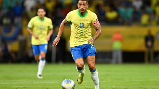 Ancelotti confirma Danilo, do Flamengo, na Copa do Mundo e busca tranquilidade antes da convocação final