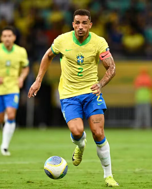 Ancelotti confirma Danilo, do Flamengo, na Copa do Mundo e busca tranquilidade antes da convocação final