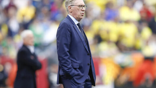 Ancelotti ignora gritos por Neymar e elogia atuação do Brasil