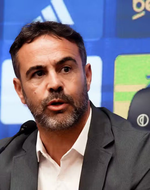 Artur Jorge afirma que a prioridade no Cruzeiro será o Brasileirão