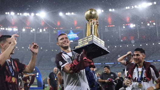 Fluminense anuncia atacante carrasco do Flamengo e defensor; ambos são pedidos de Zubeldía