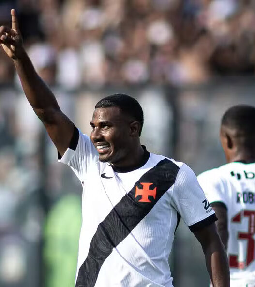 Vasco corre riscos de perder Cuiabano; entenda a situação do lateral e possível propostas