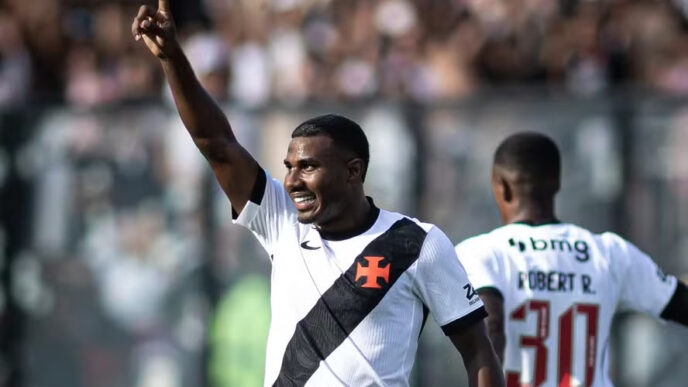 Vasco corre riscos de perder Cuiabano; entenda a situação do lateral e possível propostas