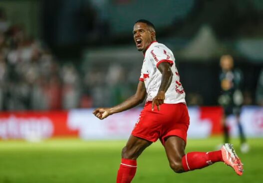 Gustavo Marques, do Bragantino, é suspenso por 12 partidas após fala machista contra árbitra