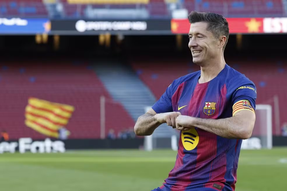 Sem pretensão do Barcelona, Lewandowski ainda não definiu futuro e afirma estar sem pressa