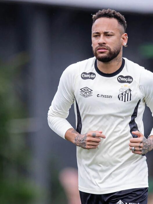 Diretoria do Santos rebate Neymar após reclamações por saída de defensor: "Falou na emoção"