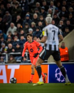 Newcastle e Barcelona fazem grande jogo e empatam na primeira partida das oitavas de final da Champions
