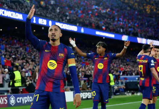 Barcelona massacra o Newcastle com show do trio Raphinha, Yamal e Lewa