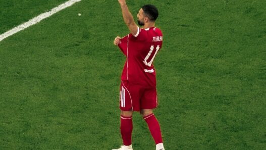 Salah comunica que vai deixar o Liverpool: "Nunca caminharei sozinho"