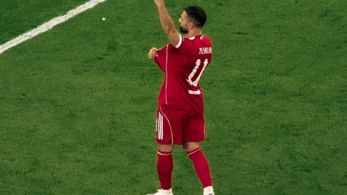 Salah comunica que vai deixar o Liverpool: "Nunca caminharei sozinho"