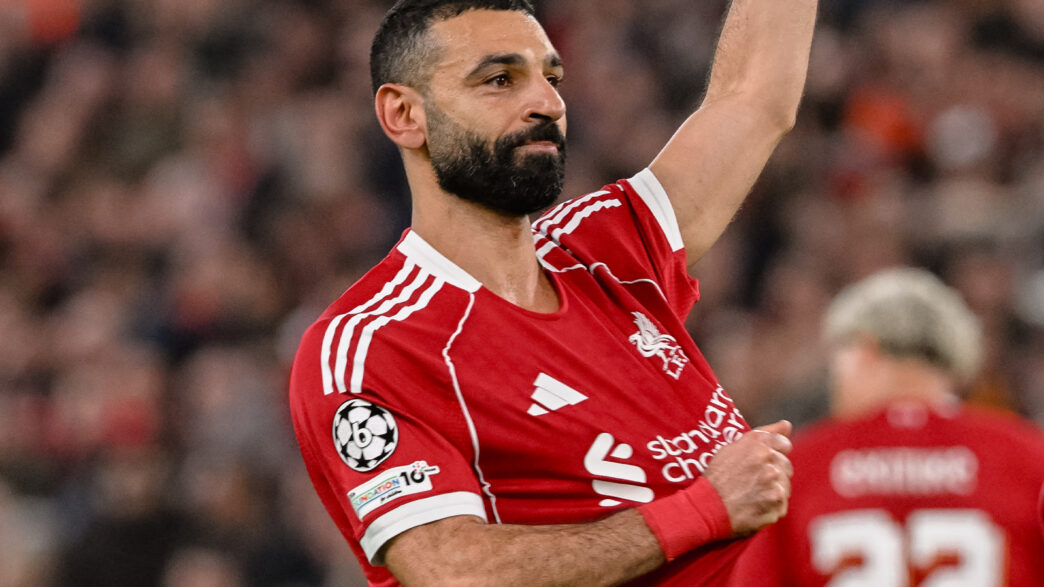 Salah marca, Liverpool goleia e pode se vingar do PSG na Champions