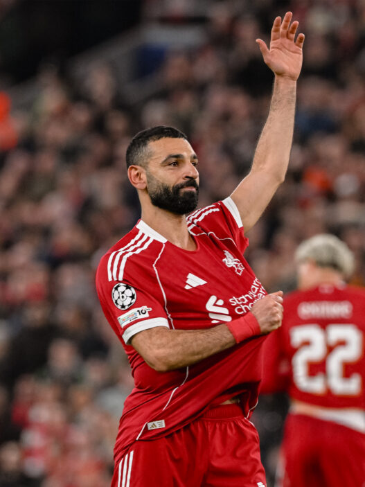 Salah marca, Liverpool goleia e pode se vingar do PSG na Champions
