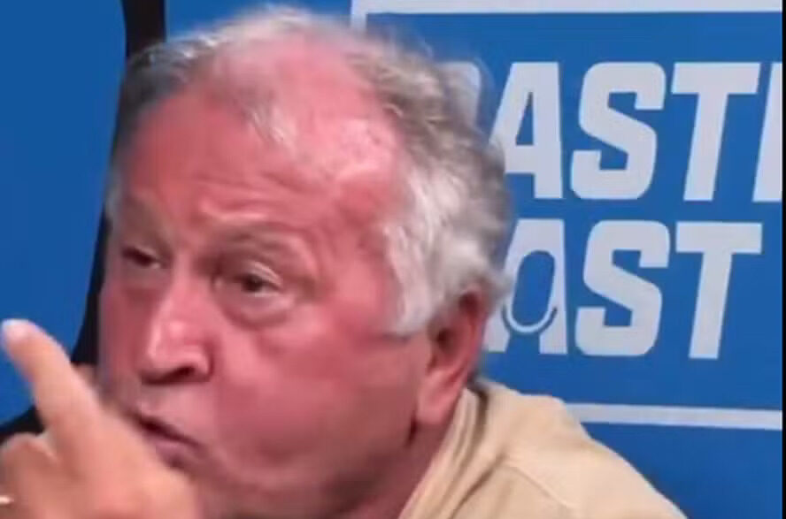 Zico reclama da contagem de gols no Maracanã e critica a realização de torneio