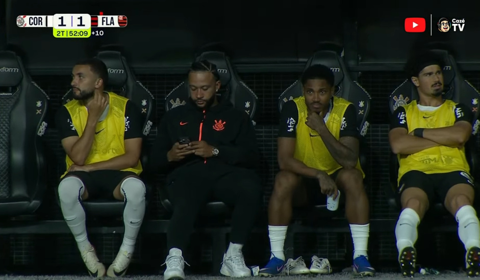 Memphis Depay é denunciado ao STJD