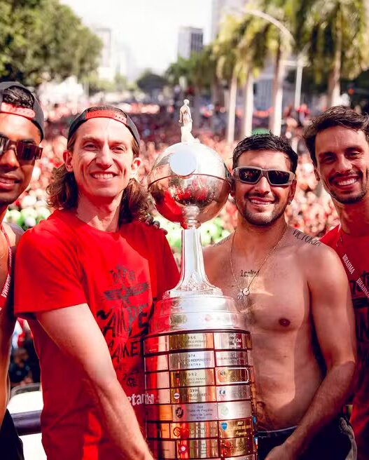 Rodrigo Caio explica saída do Flamengo e faz agradecimentos