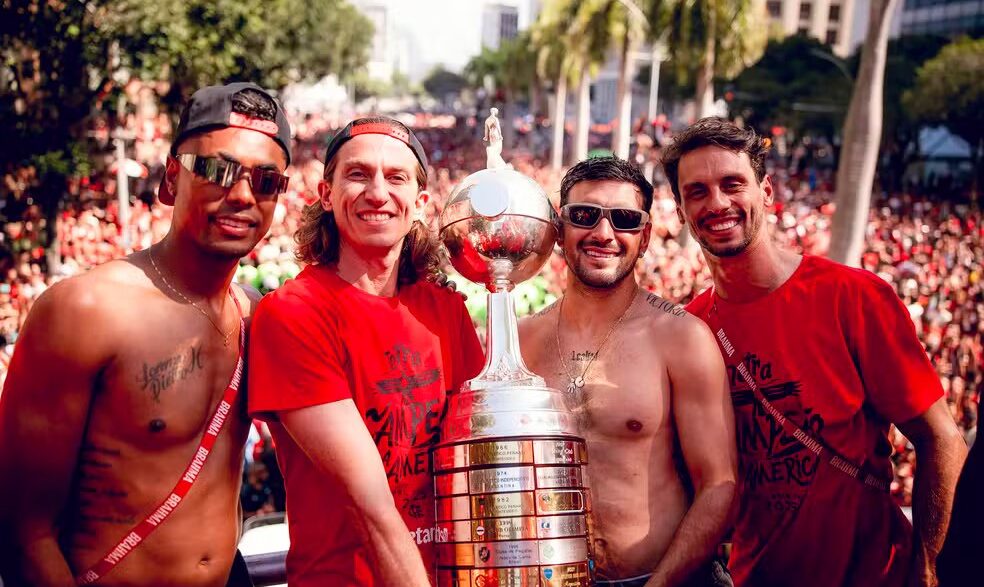 Rodrigo Caio explica saída do Flamengo e faz agradecimentos