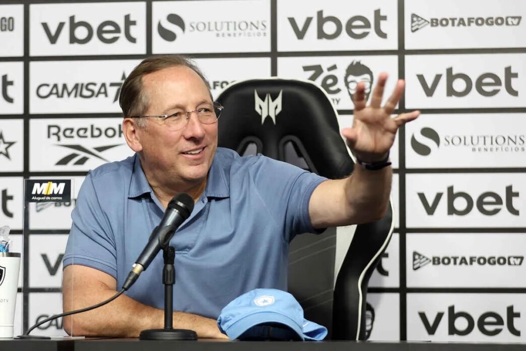 Botafogo corre risco de novo transferban por dívida com atacante