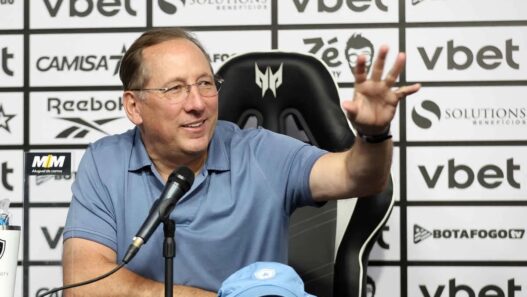 Botafogo corre risco de novo transferban por dívida com atacante