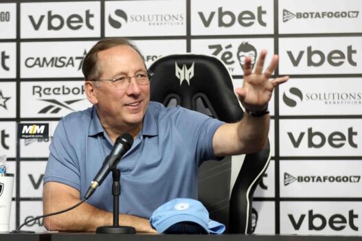 Botafogo corre risco de novo transferban por dívida com atacante