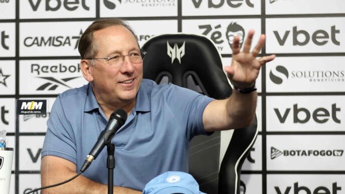 Botafogo corre risco de novo transferban por dívida com atacante