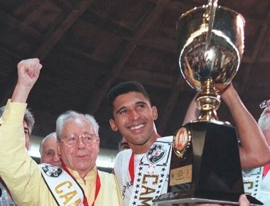 Manoel Tobias, ídolo do futsal do Vasco, dará o pontapé inicial em jogo decisivo contra o Corinthians no Maracanãzinho