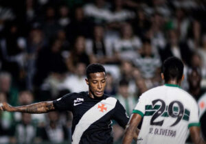 Vasco cede o empate contra o Coritiba no Couto Pereira
