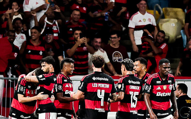 Paquetá e Arrascaeta brilham e Flamengo vence em noite de Libertadores no Maracanã