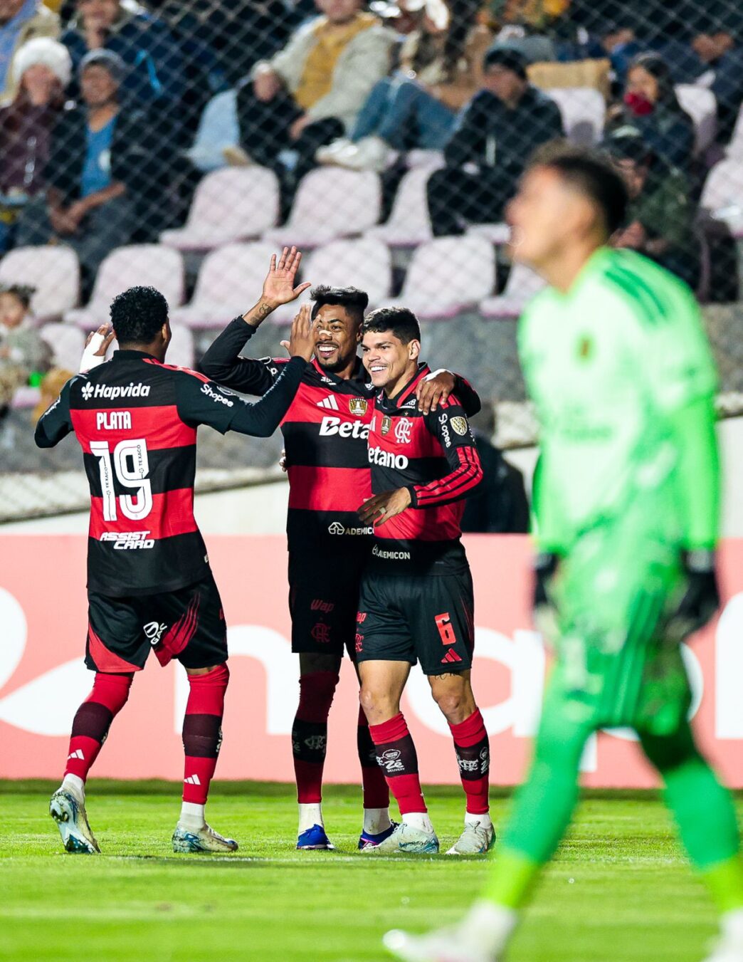 Flamengo supera Cusco e a altitude com gols de Bruno Henrique e Arrascaeta