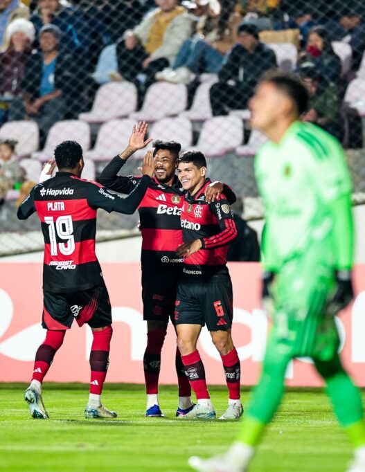 Flamengo supera Cusco e a altitude com gols de Bruno Henrique e Arrascaeta