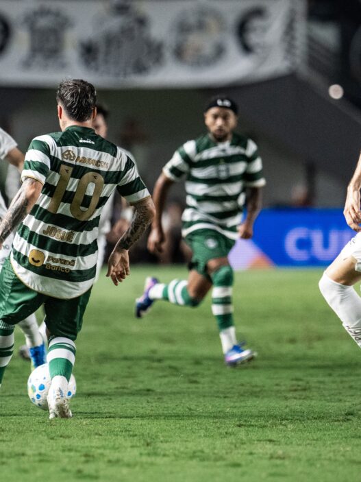 Santos e Coritiba empatam em jogo movimentado na Vila Belmiro