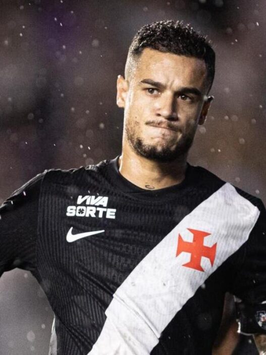 Coutinho segue como um dos artilheiros do Vasco em 2026, mesmo após sua saída há dois meses.