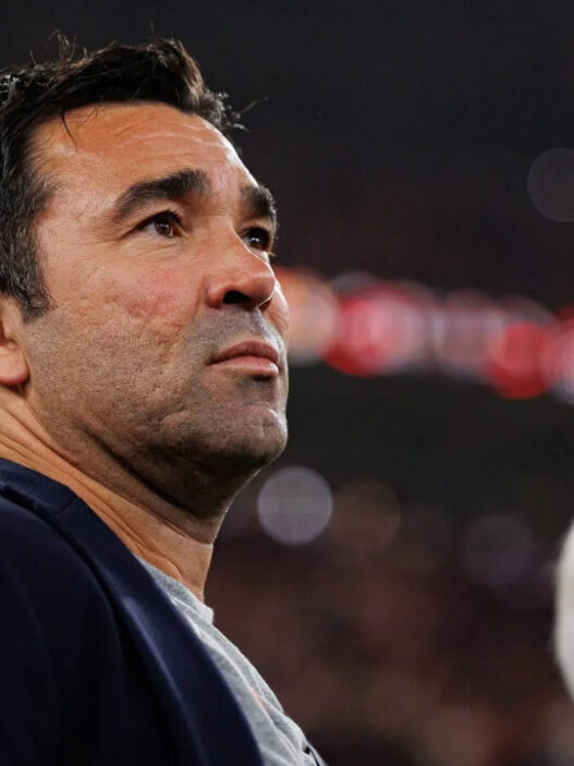 Deco revela saída do Barcelona e escolha por defender Portugal
