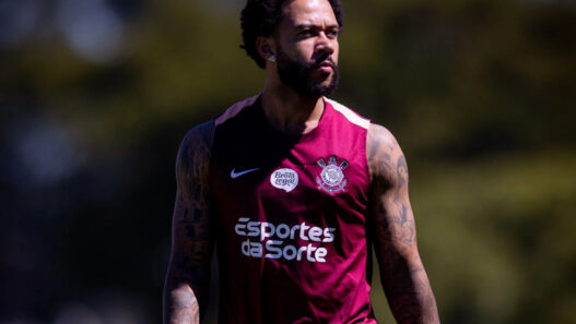 Memphis Depay e Corinthians ajustam definição de renovação, afirma dirigente