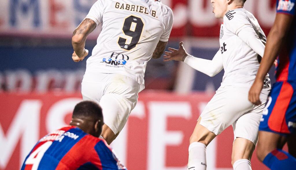 Santos busca empate na Argentina, mas amarga lanterna em grupo da Sula