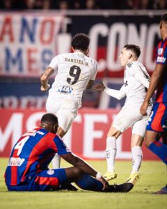 Santos busca empate na Argentina, mas amarga lanterna em grupo da Sula