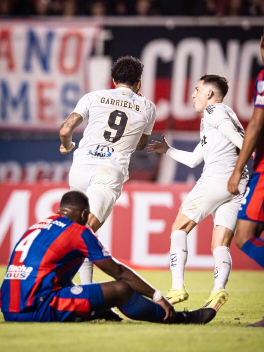 Santos busca empate na Argentina, mas amarga lanterna em grupo da Sula