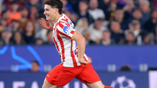 Atlético faz jogo perfeito, vence o Barcelona e abre vantagem na Champions