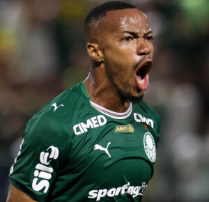 Marlon Freitas brilha, Palmeiras vence o Grêmio e segue na liderança do Brasileirão