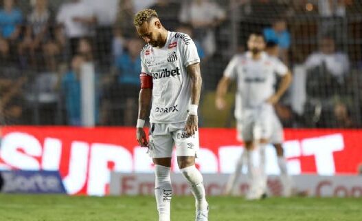 Neymar se envolve em polêmica após derrota do Santos na Vila Belmiro para o Fluminense
