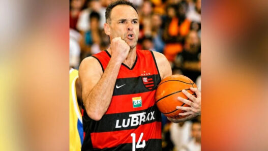 Flamengo aposenta camisa 14 do basquete em homenagem a Oscar Schmidt, ídolo do clube