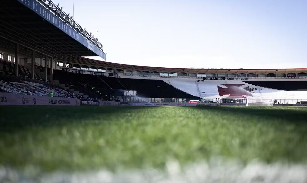Vasco x Botafogo: Odds, onde assistir, horário e escalações 04/04