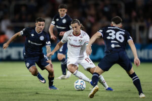 Kennedy salva o Fluminense na Argentina e time ainda sonha com classificação na Libertadores