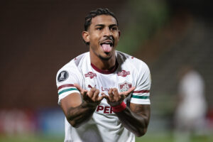 Kennedy salva o Fluminense na Argentina, e time ainda sonha com classificação na Libertadores